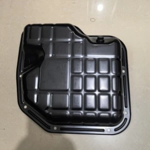 The oil pan is suitable for the Wind God Bluebird Second Generation Old Sunshine engine oil pan 11110-1N500