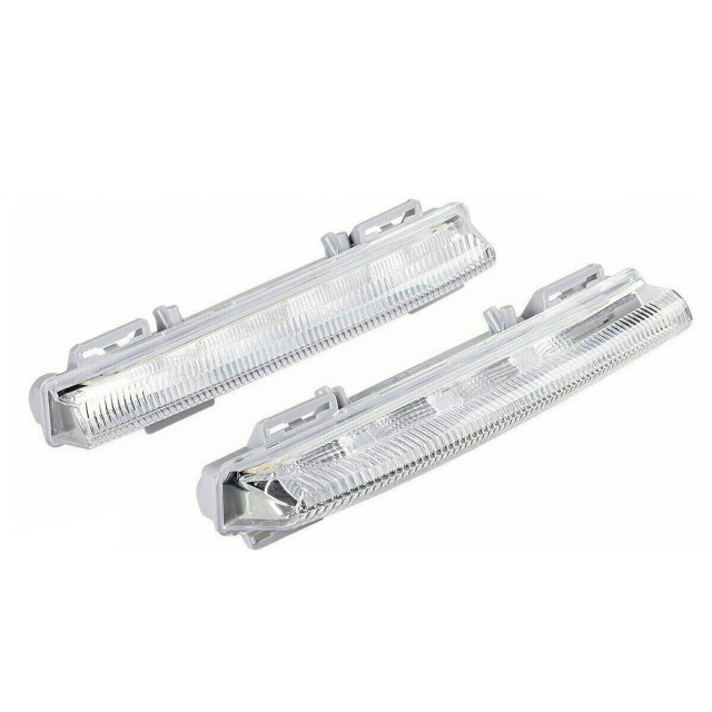 Suitable for Mercedes-Benz C-Class W204 daytime running lights W212 driving lights LED anti-fog daytime running lights front bumper turn signal