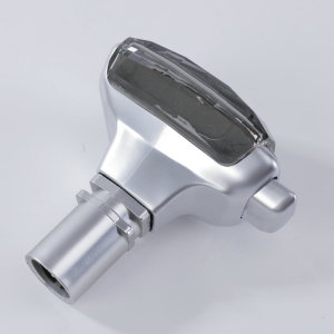 A smart gear knob debuted at the Guangzhou Auto Show, featuring touch feedback and personalized display.