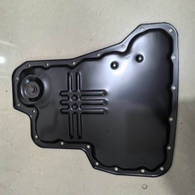 Suitable for the transmission oil pan of the old Teana and Qashqai models A32 and A33. The transmission oil pan is 31390-31X00
