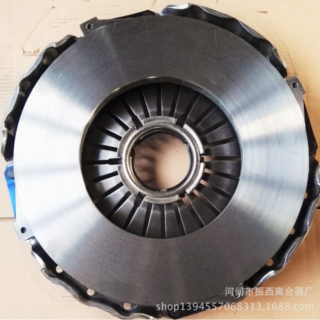 Suitable for Sinotruk HOWO clutch pressure plate AZ9725160100P HOWO clutch