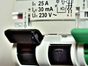 Typical application types of circuit breakers