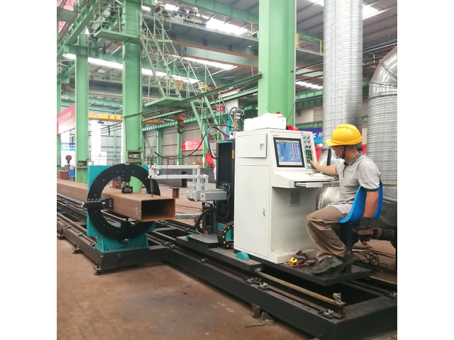 8 Axis Pipe and Square Tube Cutting Machine