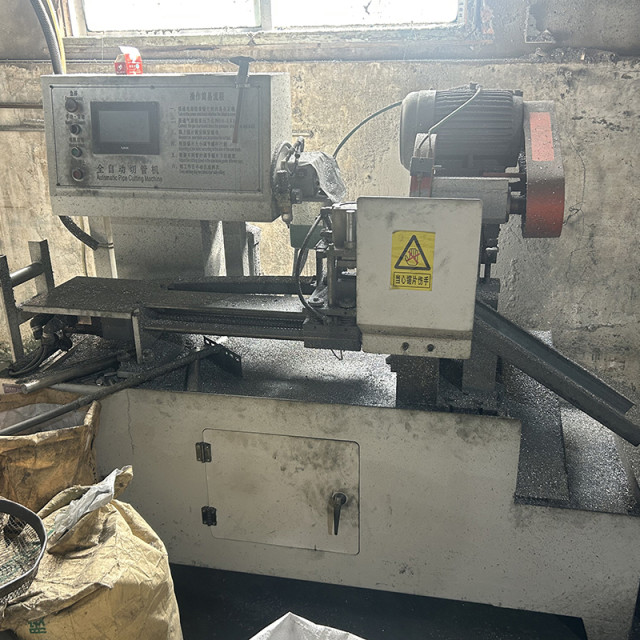 Automatic pipe cutting machine-new