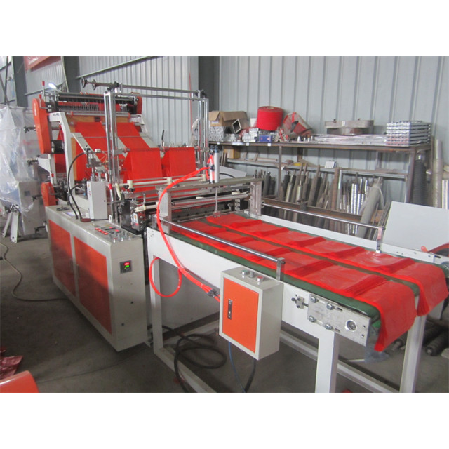 Computer Control Four-line Flat Bottom Sealing and Cutting Bag Machine with Belt Conveyor