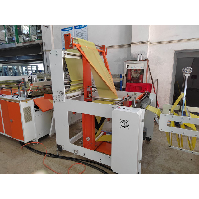 CL-Z1000 Full Auto C-fold/Z-fold Garbage Bag on Roll Making Machine with Paper Core