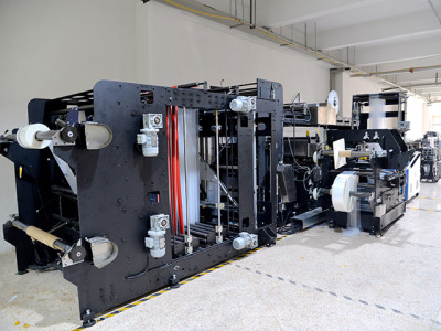 Eight-sided bag-making machine
