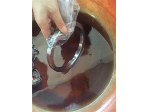 gasket with rust preventing oil