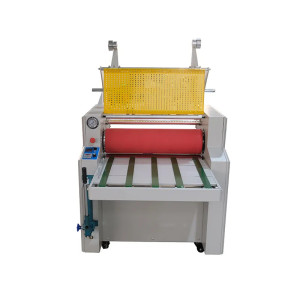 RED RUBBER ROLL GILDING LAMINATING MACHINE