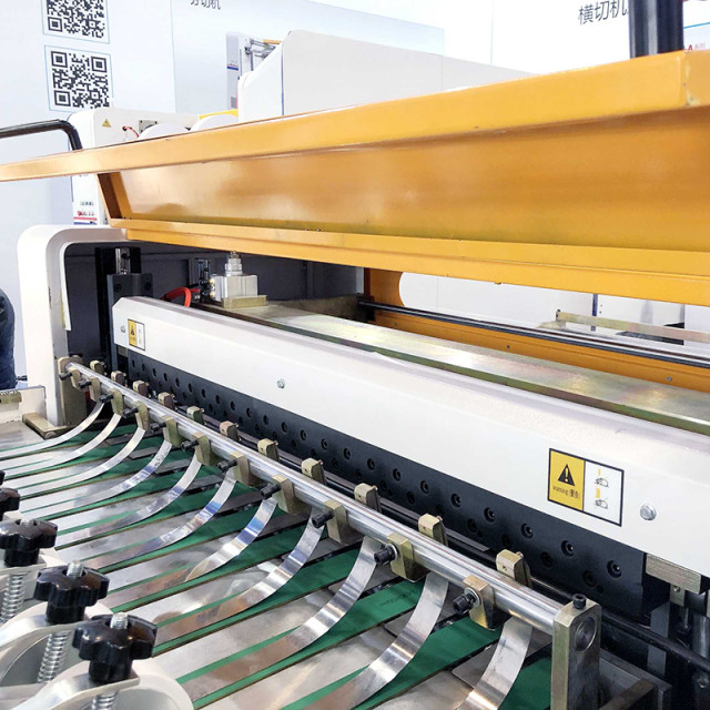 SX-C1100-1R Paper Cutting Machine (2 stage convey)