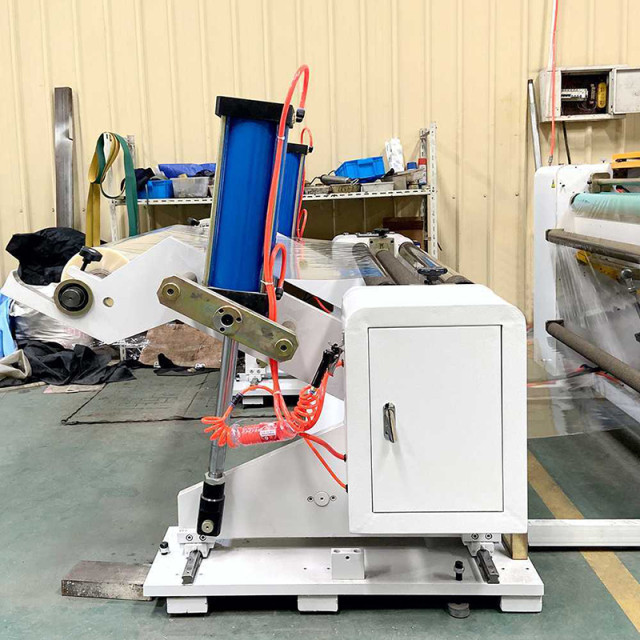 SX-E1200 Plastic Film Cross Cutting Machine with Convey