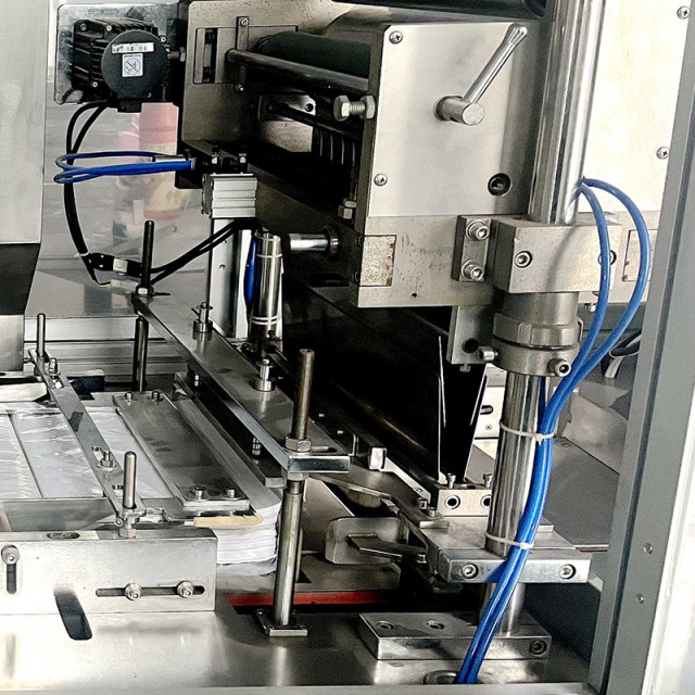 SX-FR Ream Paper Packaging Machine (Film Roll Feeding)