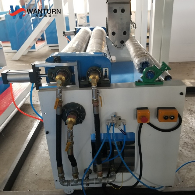 Bubble film making machine with four layers